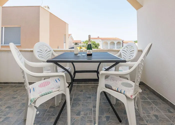 Apartment Galic 3 By Interhome